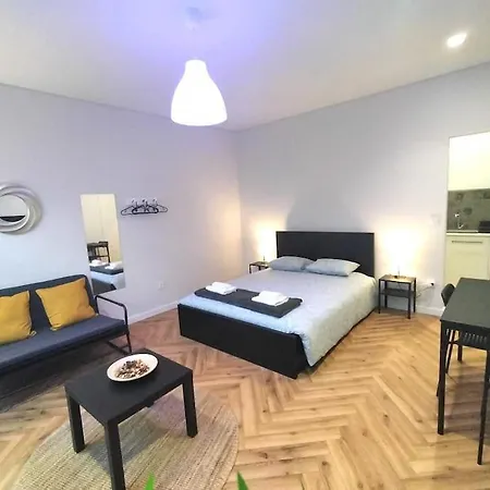 Apartment Heart Of The - C *